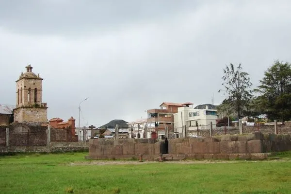 Tour Chucuito Inka Uyo – Aramu Muro